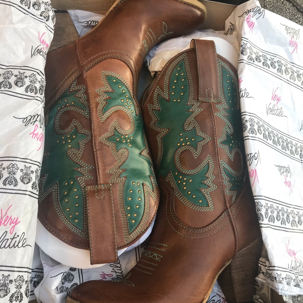 Very Volatile Brand New in Box Cowgirl Boots